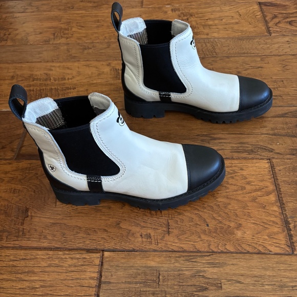 Ariat x Milton Menasco Giddy Up White & Black Lug Sole Chelsea Boots Shop White Womens Ariat Wexford Lug Milton Menasco Round Toe  main image 2